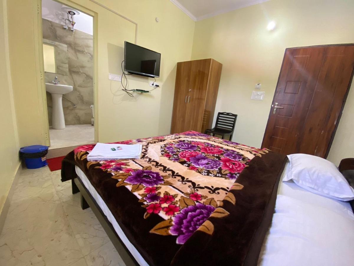 Hotel Govind Palace Rishīkesh Exteriör bild