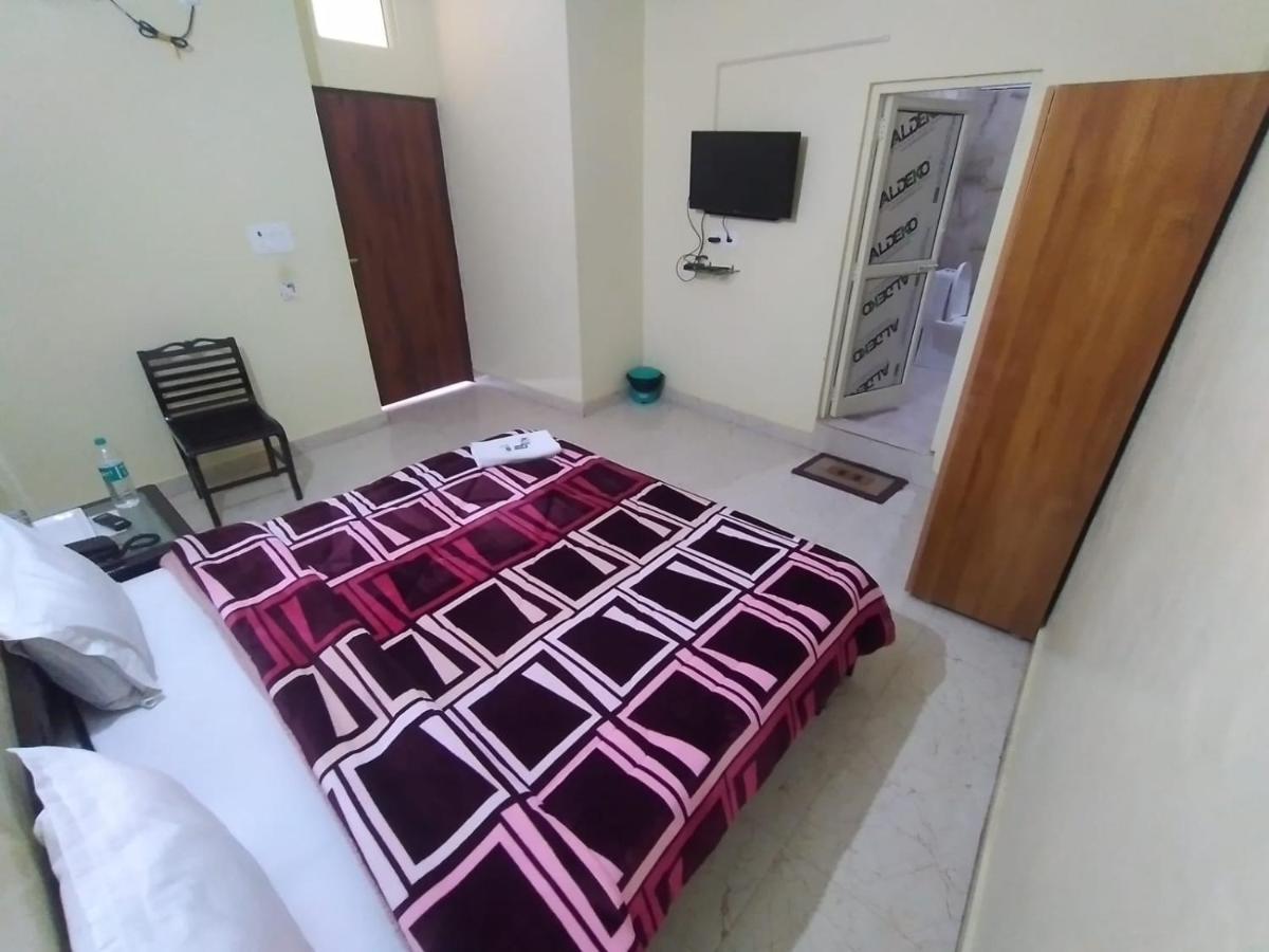 Hotel Govind Palace Rishīkesh Exteriör bild